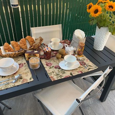 Caramella Guesthouse Viareggio Bagian luar foto