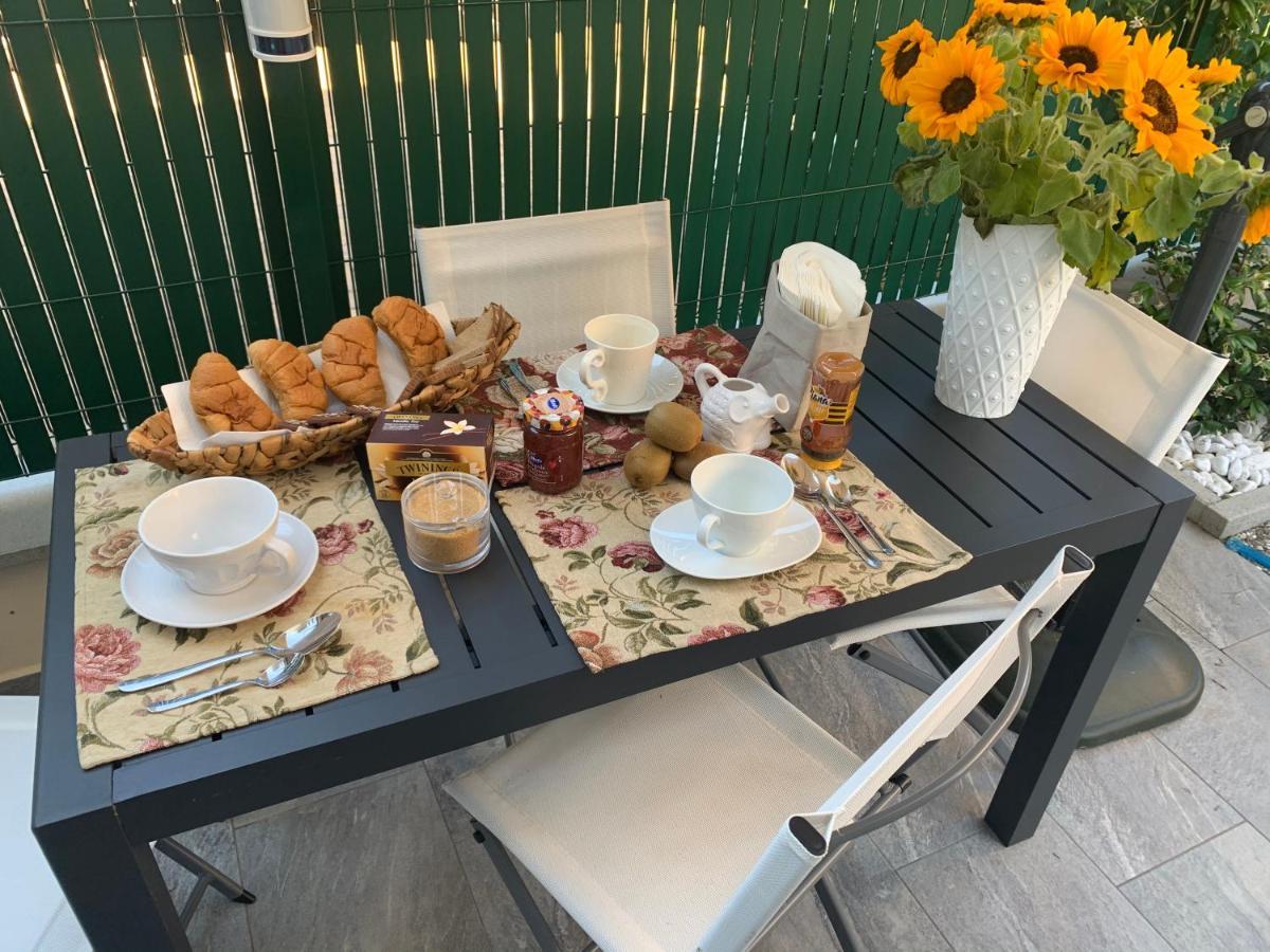 Caramella Guesthouse Viareggio Bagian luar foto