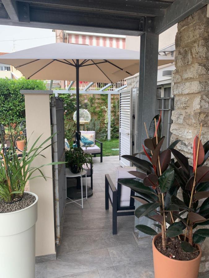 Caramella Guesthouse Viareggio Bagian luar foto